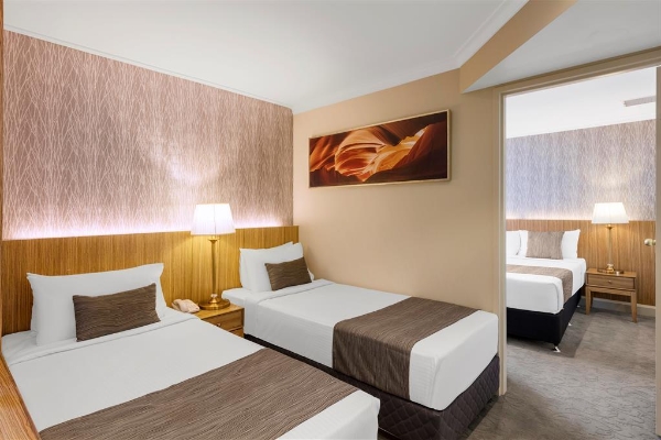 PLUS HOTEL DIANA (Brisbane)
